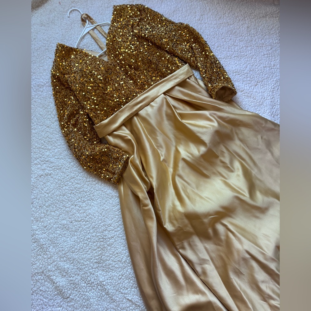 Elegant V Neck Sequin Satin Evening Gown Long Sleeve - Picture 4 of 7